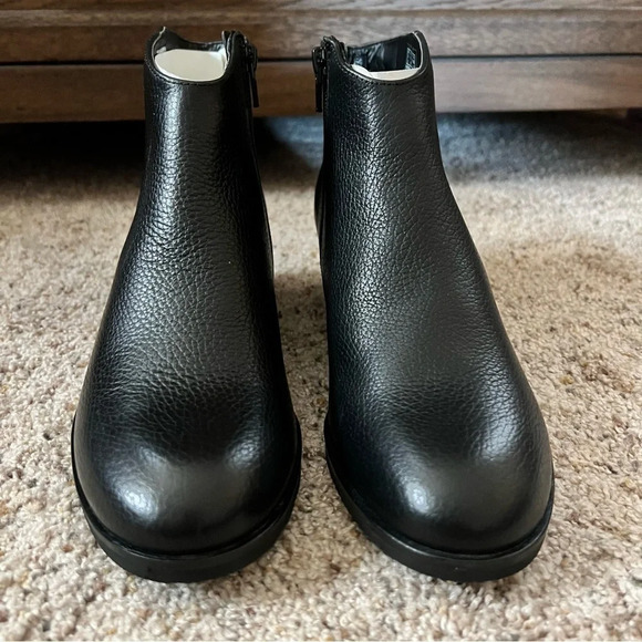 Clarks Womens Mila Myth Black Leather Ankle Boots, Size 7.5 - Picture 4 of 12